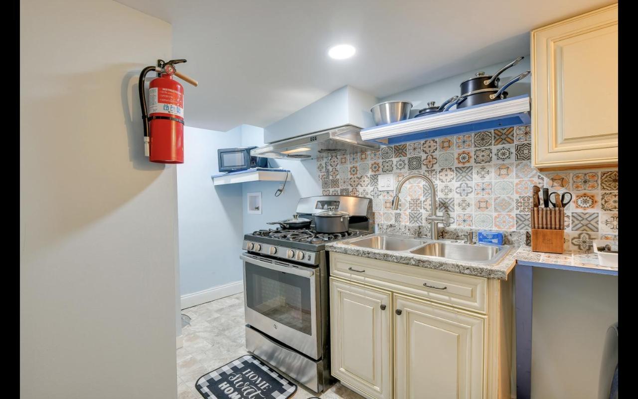 Splendid Cheerful 2-Bedroom Residential Hyattsville Exterior photo
